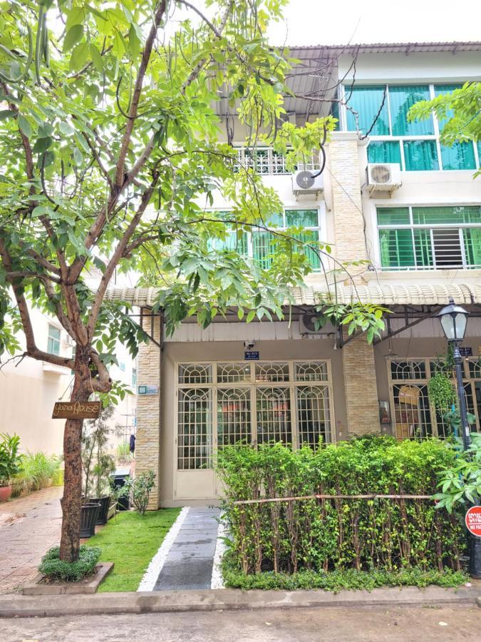 Yana House Phnom Penh Hotel Eksteriør billede