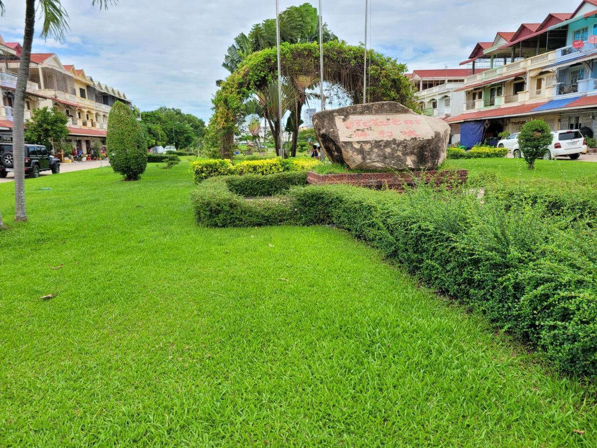 Yana House Phnom Penh Hotel Eksteriør billede